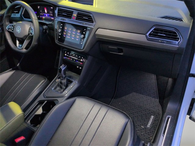 Used 2024 Volkswagen Tiguan SE R-Line image 33