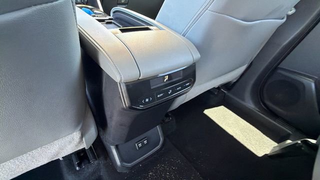Used 2021 Toyota Highlander XLE AWD/4WD image 18