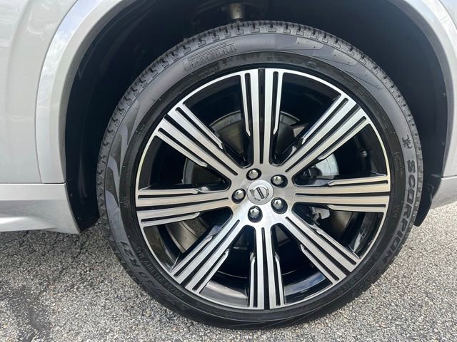 Used 2025 Volvo XC90 B6 Ultra w/ Protection Package image 12
