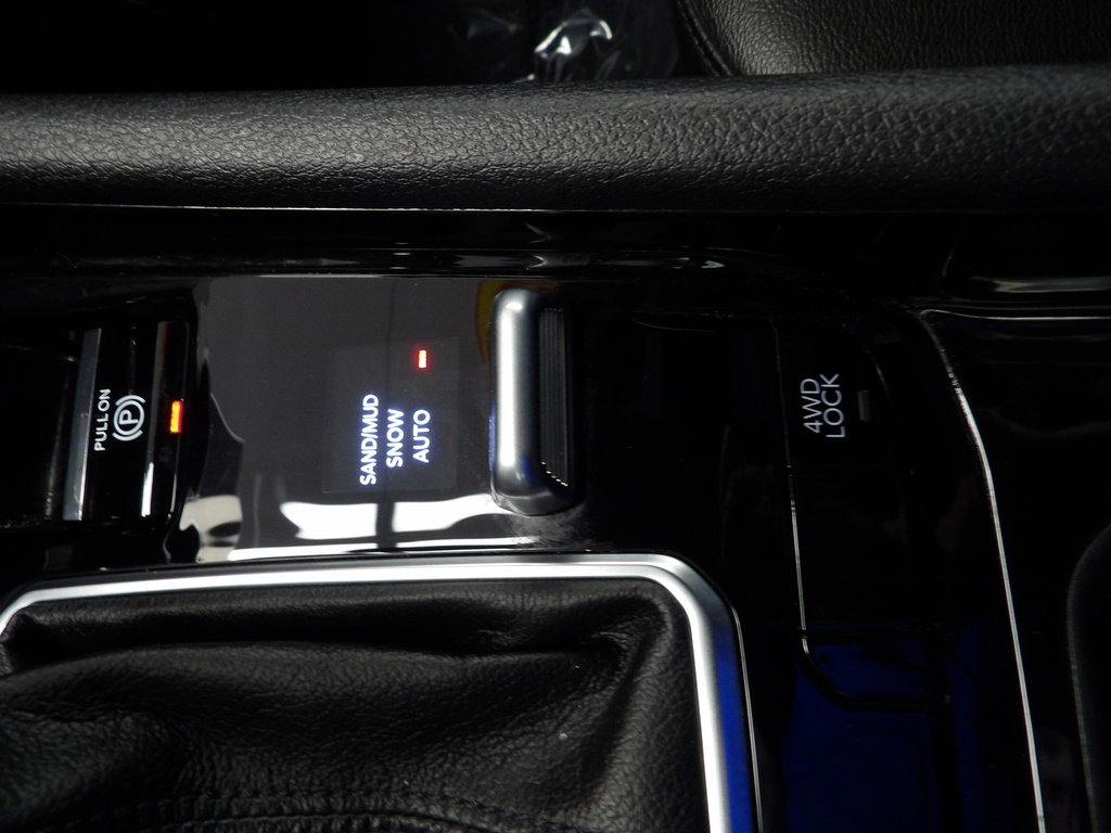 Used 2025 Jeep Compass Limited image 32