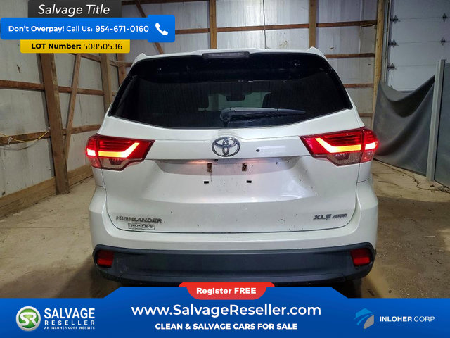 Used 2019 Toyota Highlander XLE AWD/4WD image 8
