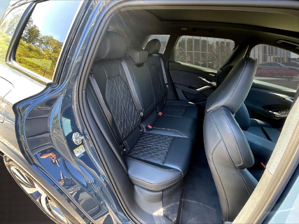New 2027 Audi SQ6 e-tron Prestige AWD/4WD image 10