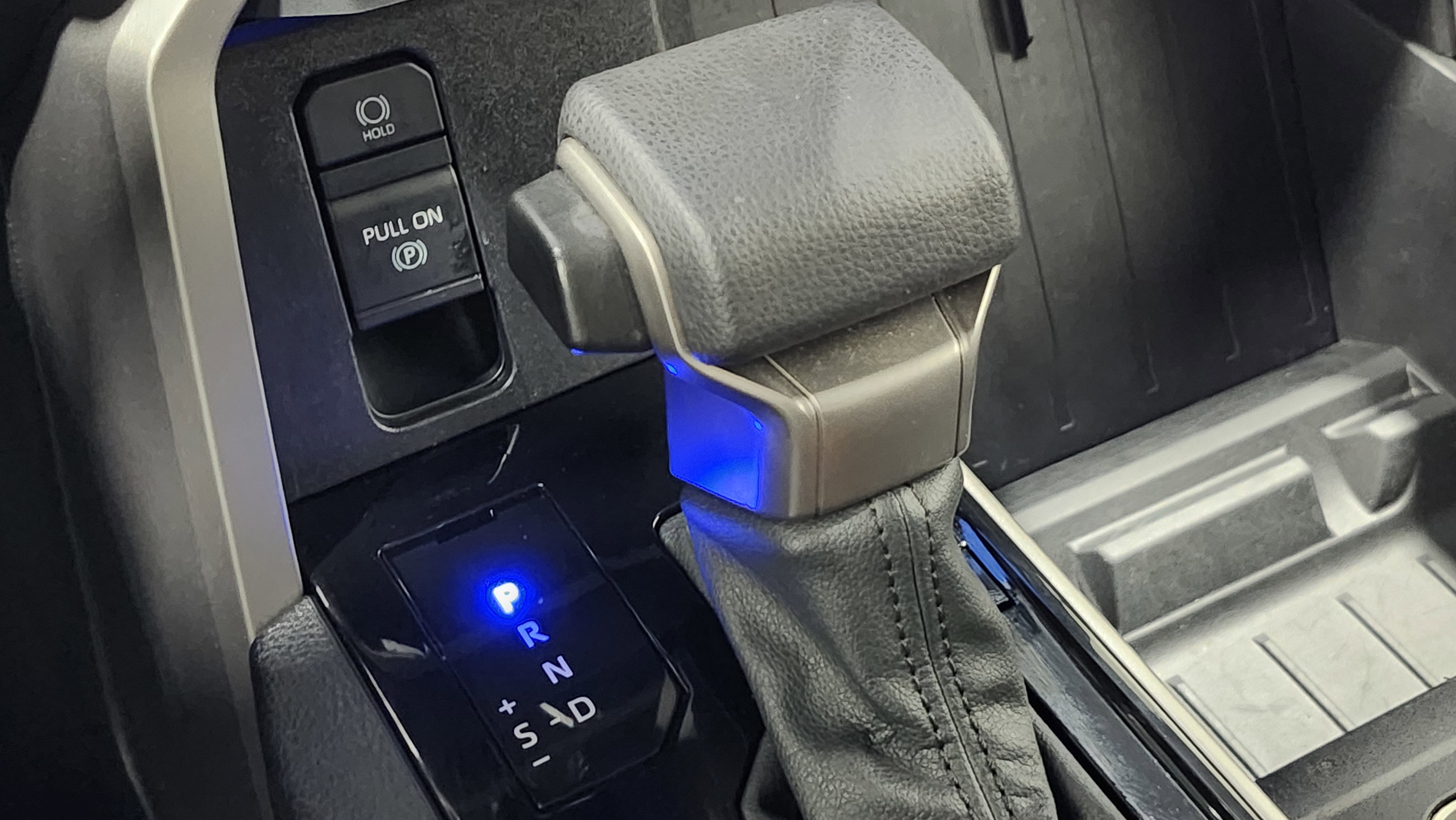 Used 2022 Toyota Tundra SR5 w/ SR5 Convenience Package image 26