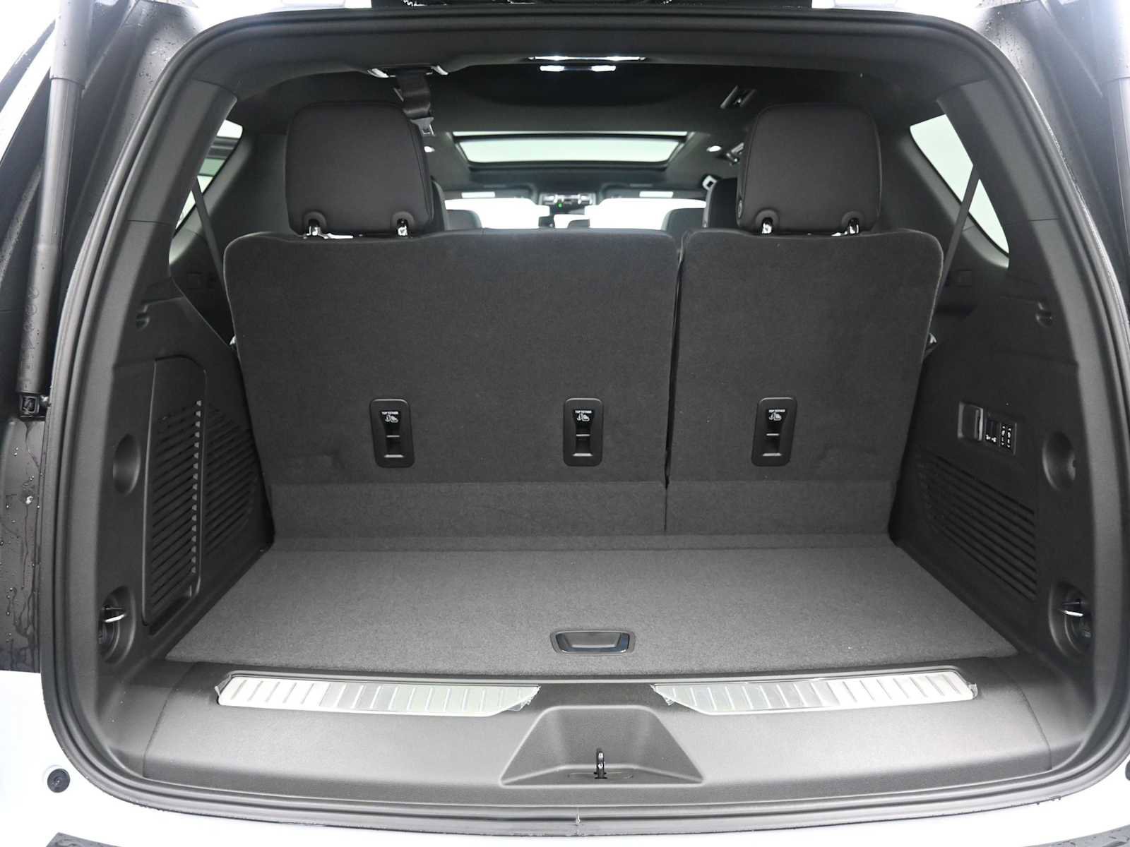 New 2026 GMC Yukon Denali w/ Sun & Power Step Package AWD/4WD image 28