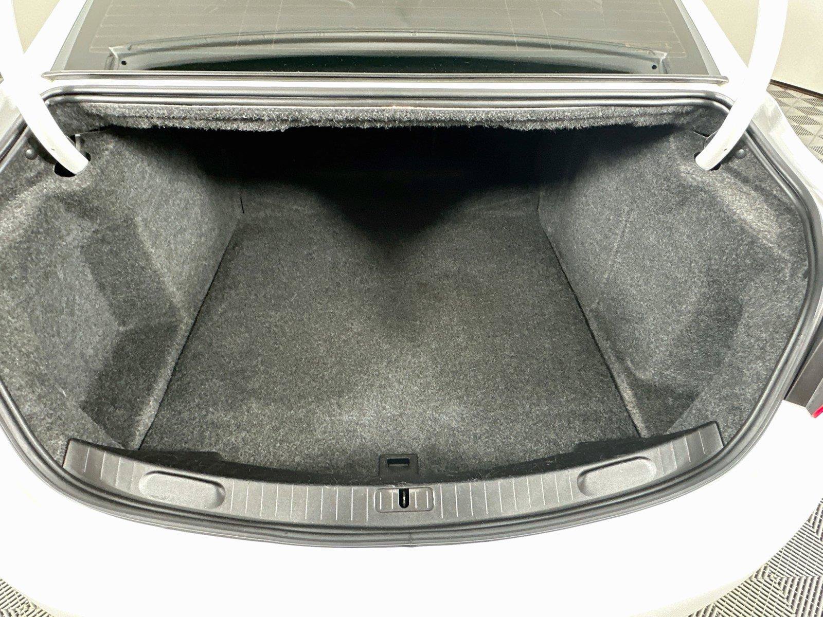 Used 2015 Chevrolet Impala LT FWD image 23