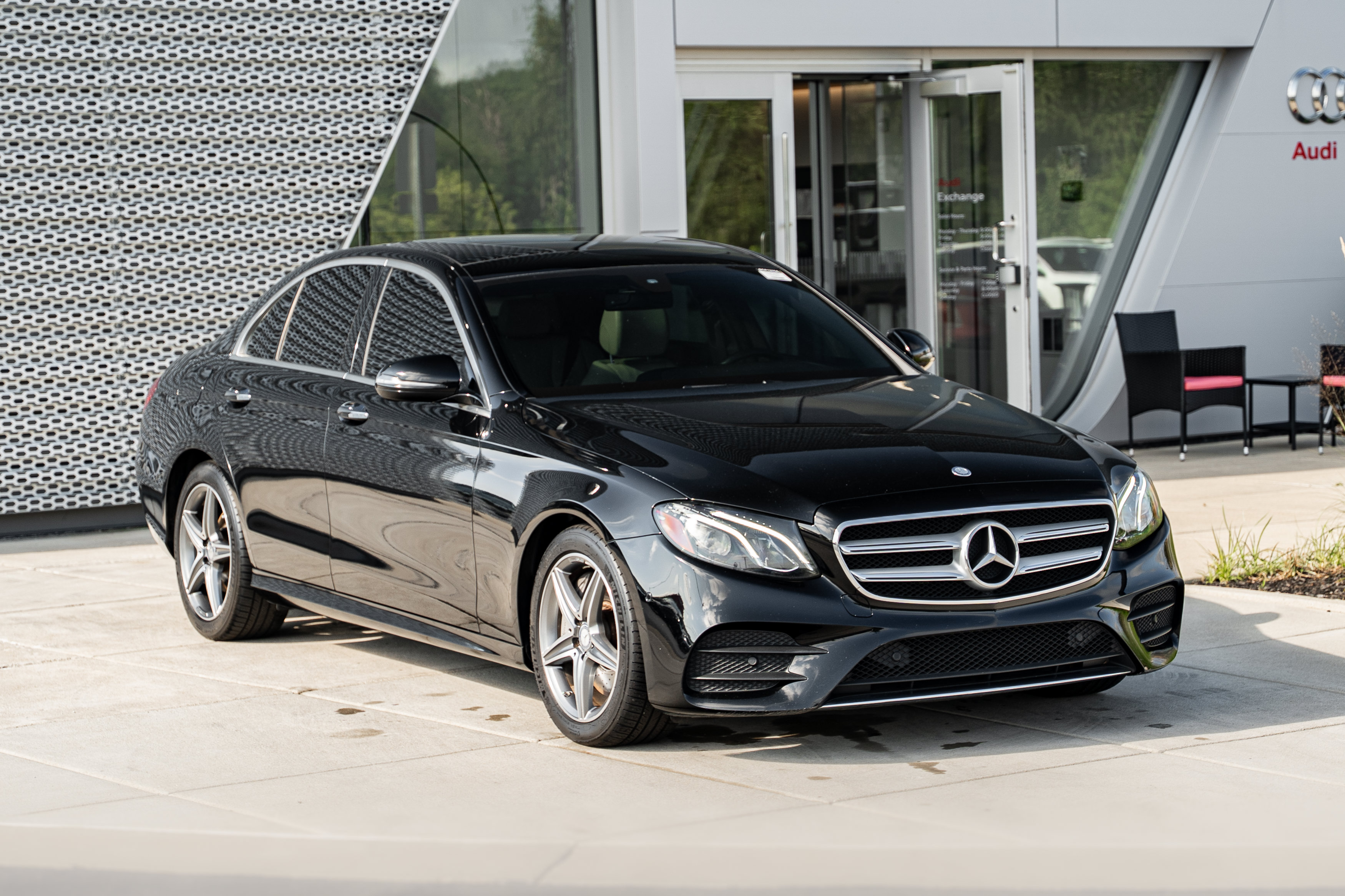 Used 2017 Mercedes-Benz E 300 image 2