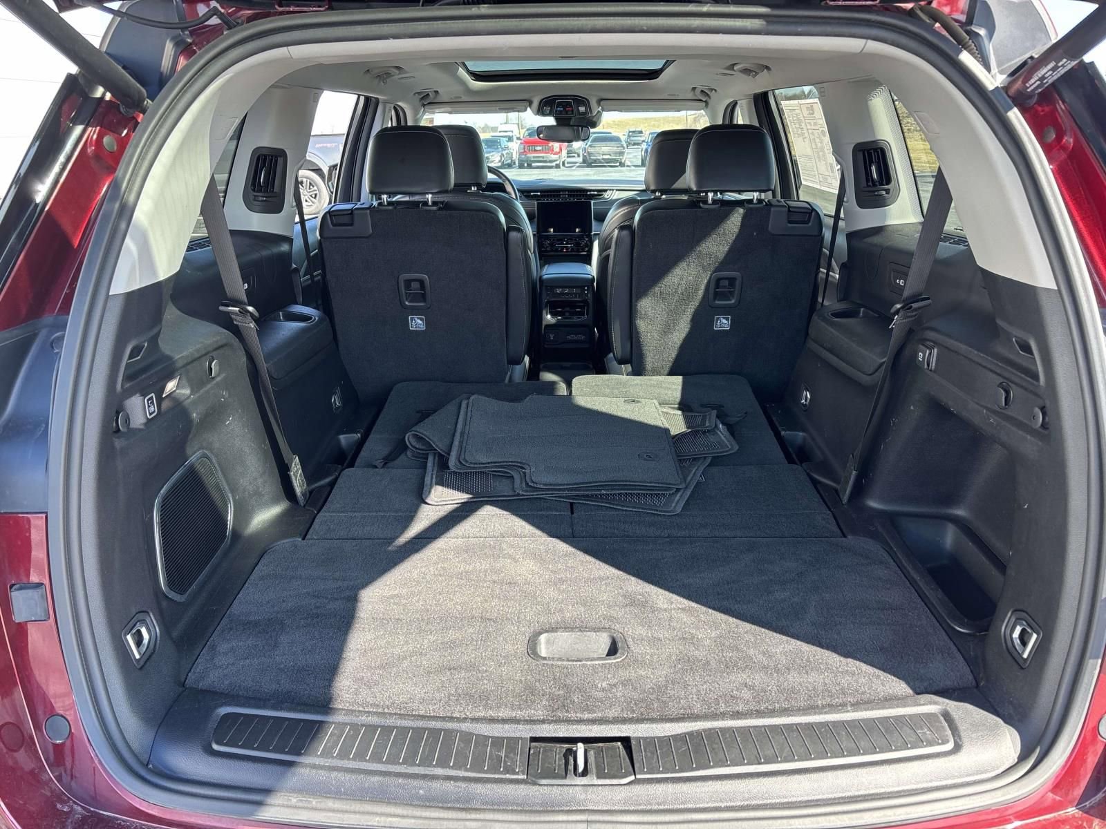 Used 2021 Jeep Grand Cherokee L Limited image 11