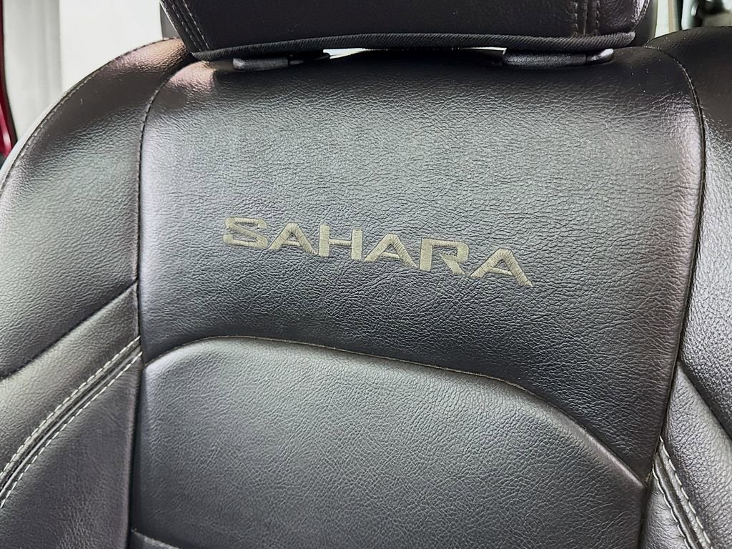 Used 2022 Jeep Wrangler Unlimited Sahara w/ Cold Weather Group image 19