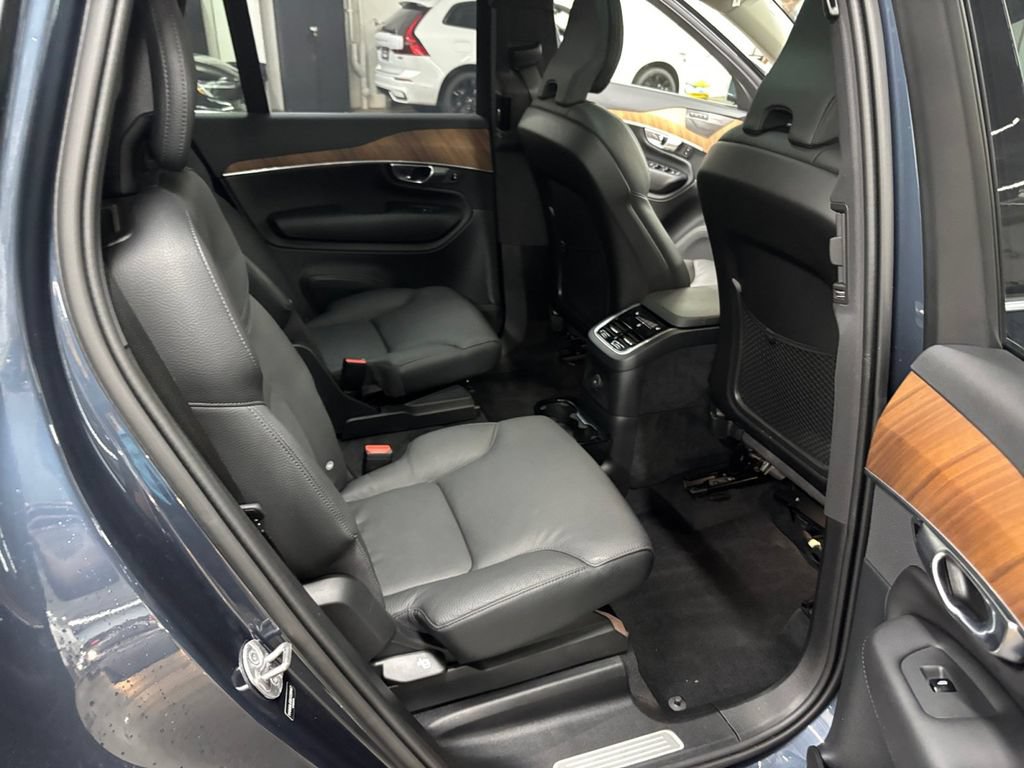 Certified 2025 Volvo XC90 T8 Plus w/ Protection Package Premier AWD/4WD image 17