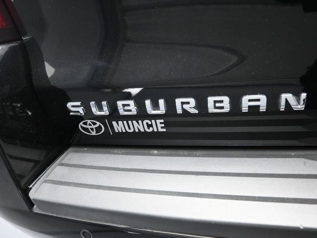 Used 2019 Chevrolet Suburban LT AWD/4WD image 43