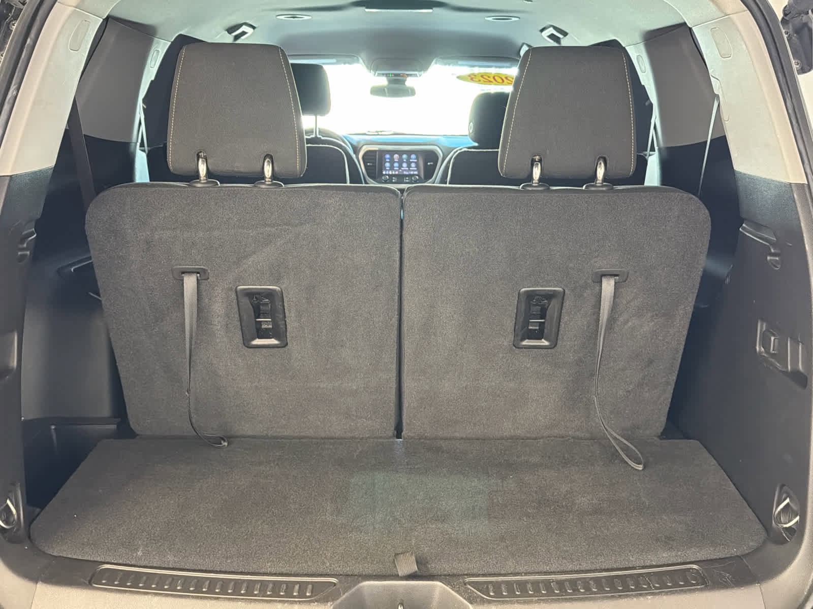 Used 2023 GMC Acadia SLE w/ Driver Convenience Package image 7