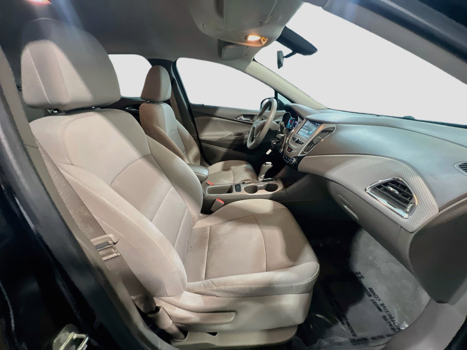 Used 2018 Chevrolet Cruze LS FWD image 19