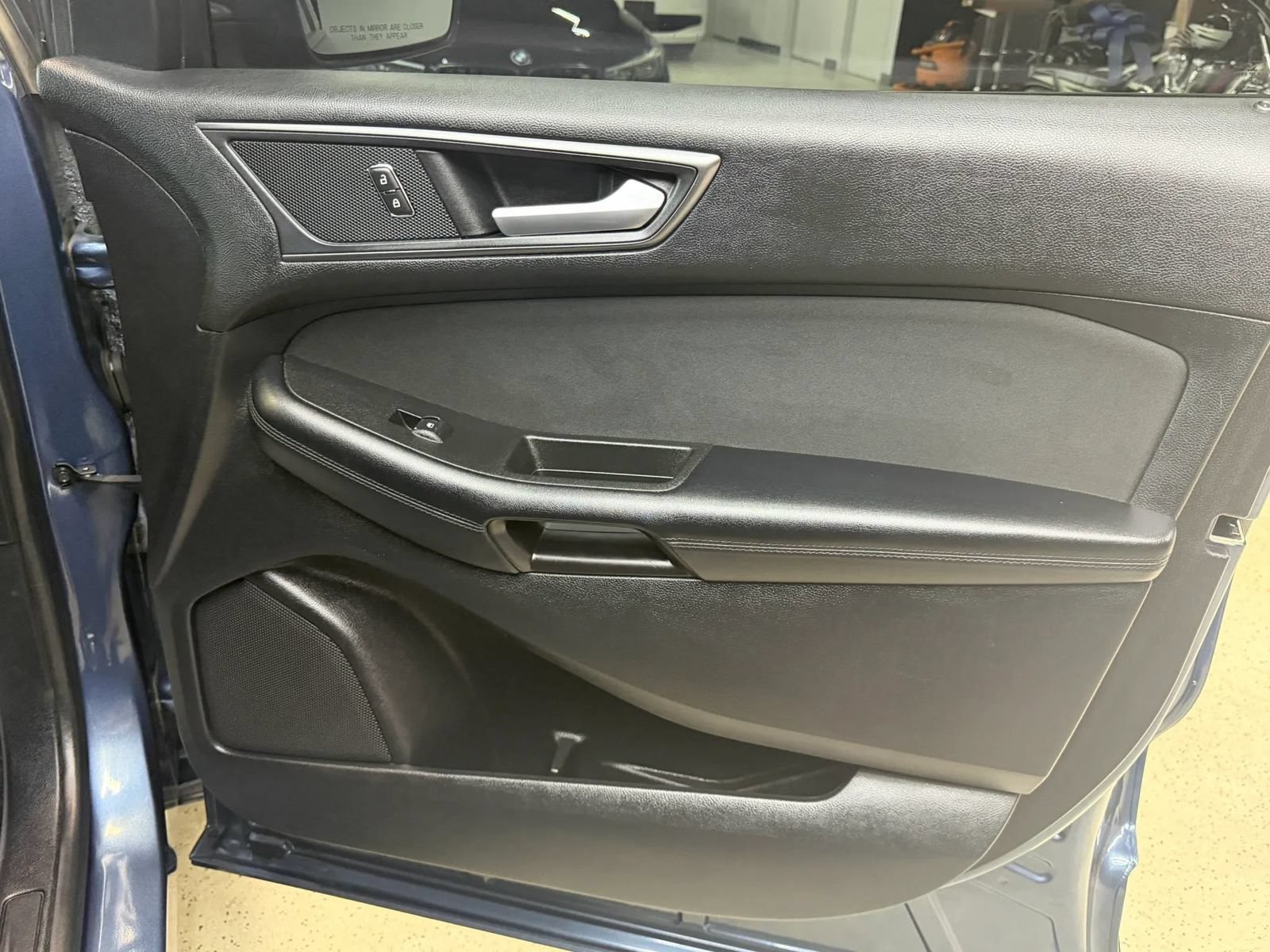 Used 2018 Ford Edge SE FWD image 32