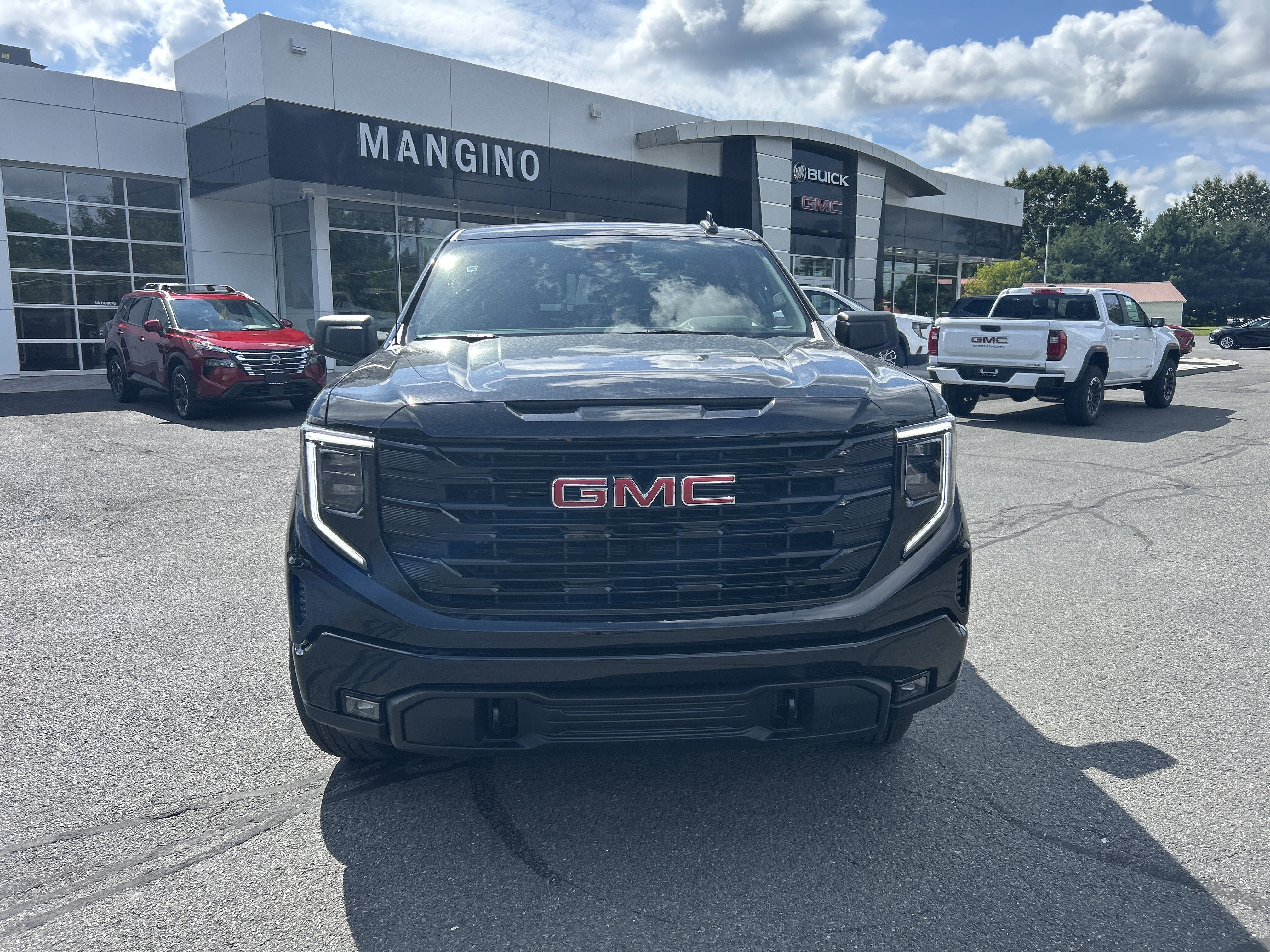 New 2026 GMC Sierra 1500 Elevation w/ Preferred Package AWD/4WD image 17