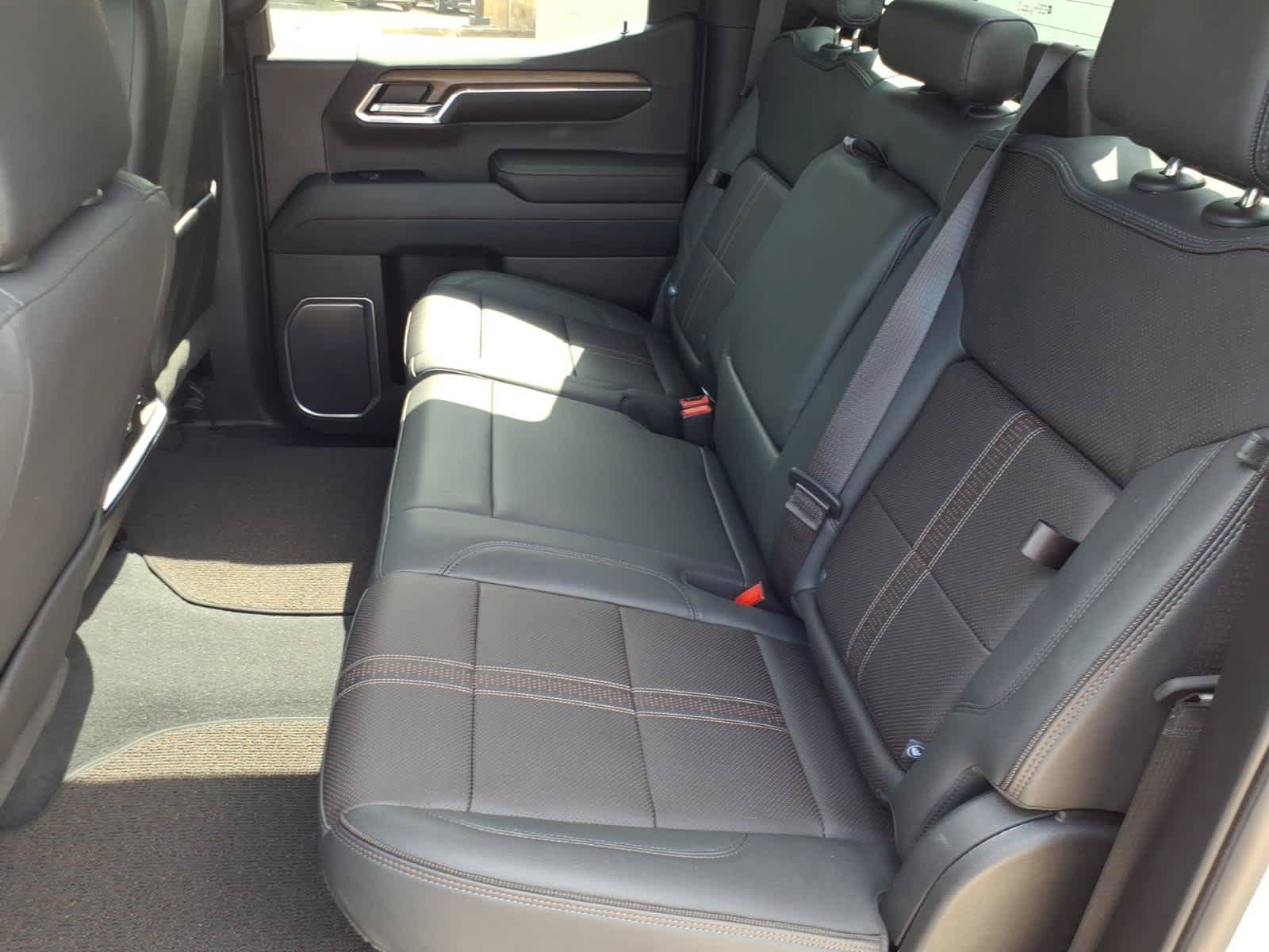 Certified 2023 Chevrolet Silverado 1500 High Country w/ Technology Package AWD/4WD image 24