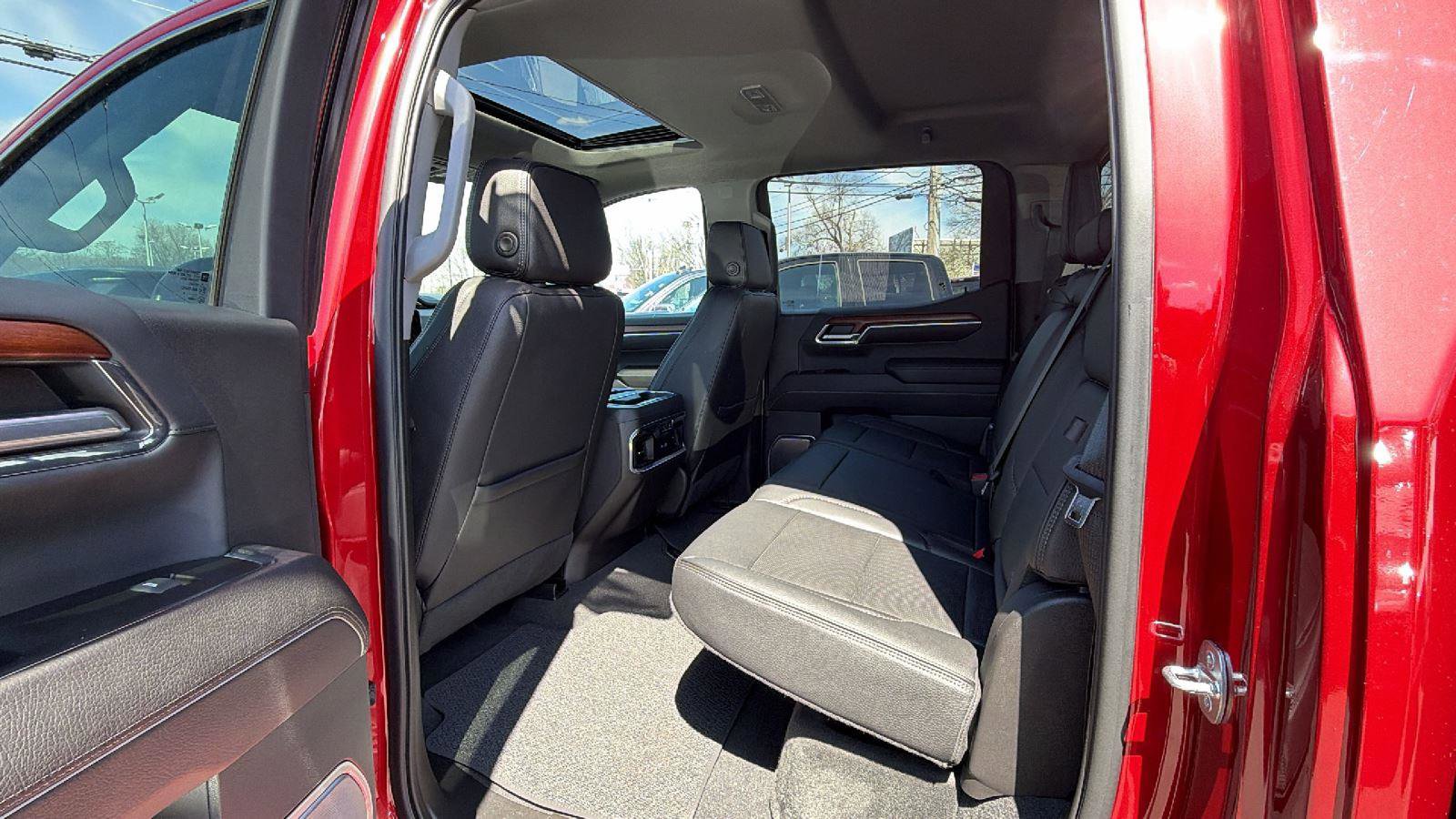 Used 2023 GMC Sierra 1500 Denali AWD/4WD image 36