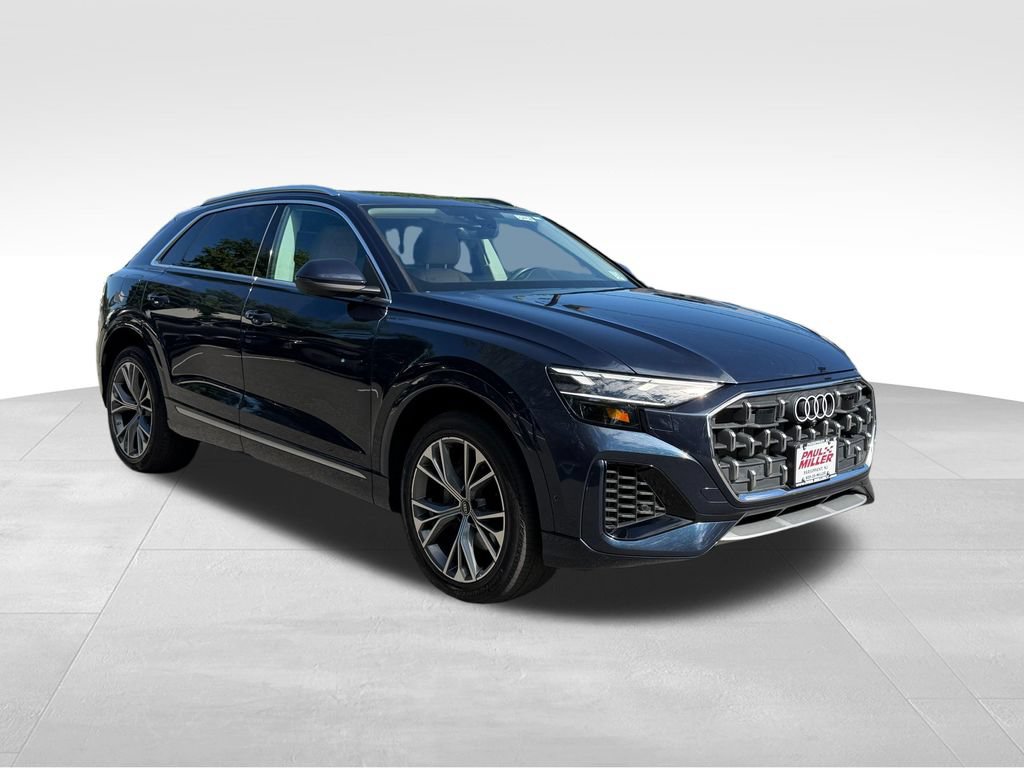 Used 2024 Audi Q8 Premium AWD/4WD image 3