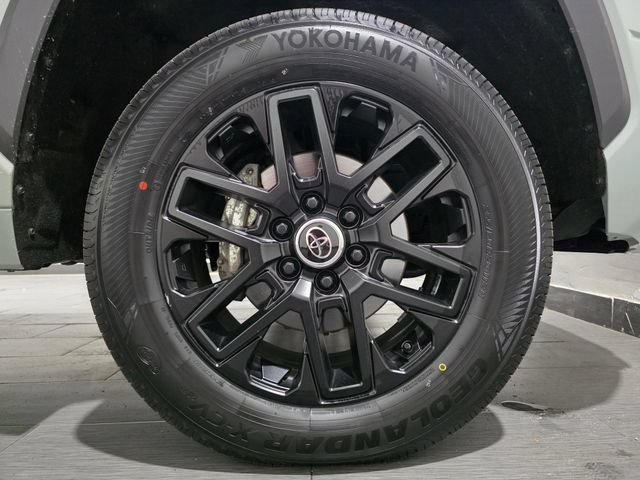 Used 2024 Toyota Tundra Limited AWD/4WD image 25
