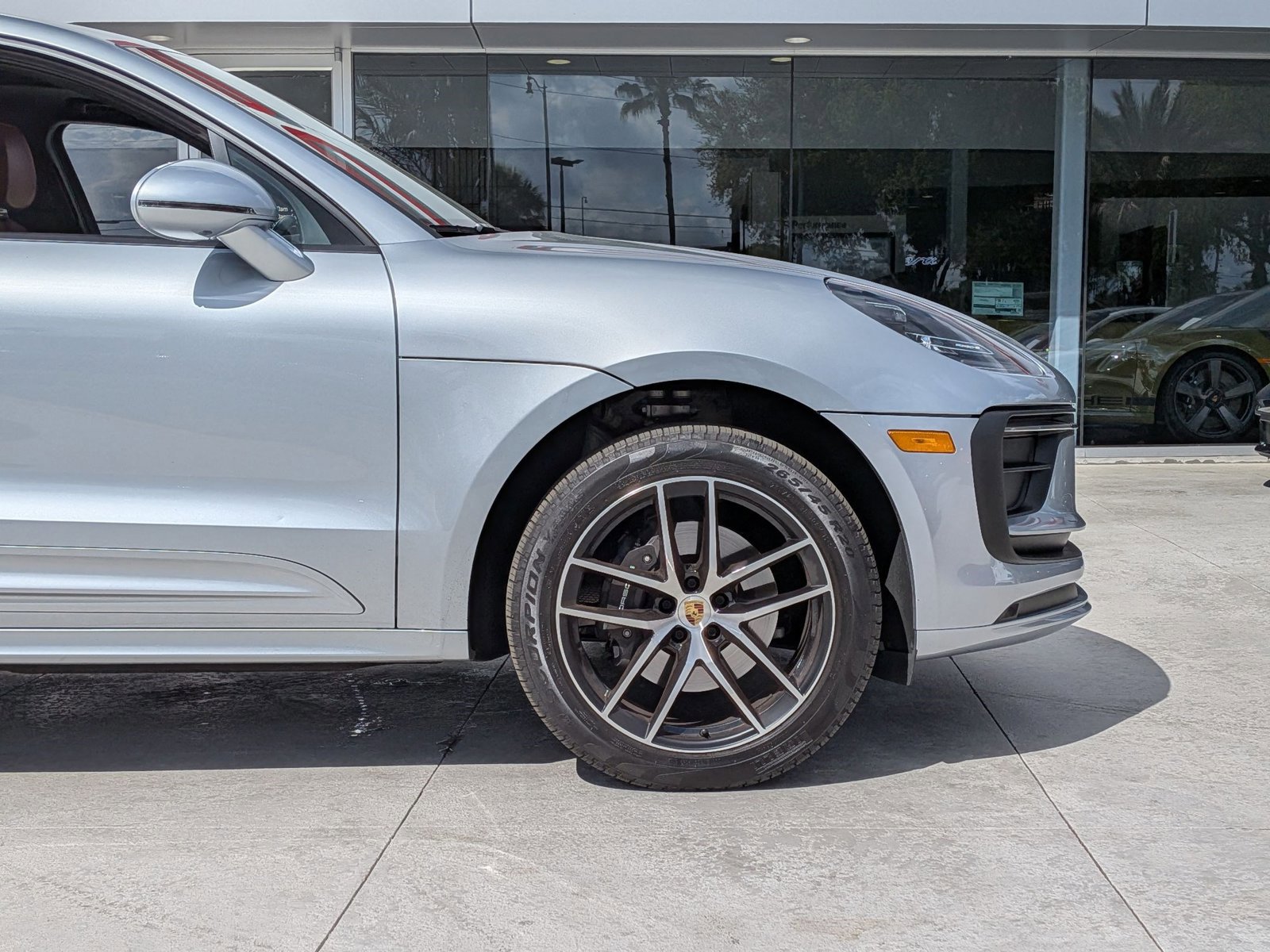 Certified 2024 Porsche Macan image 11