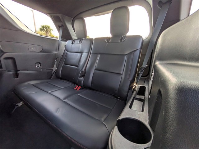 Used 2025 Ford Explorer ST-Line w/ ST-Line Street Pack image 16