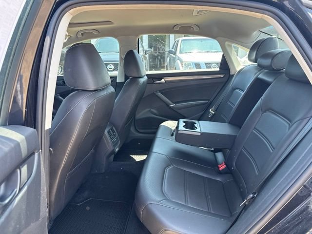 Used 2020 Volkswagen Passat 2.0T R-Line FWD image 12