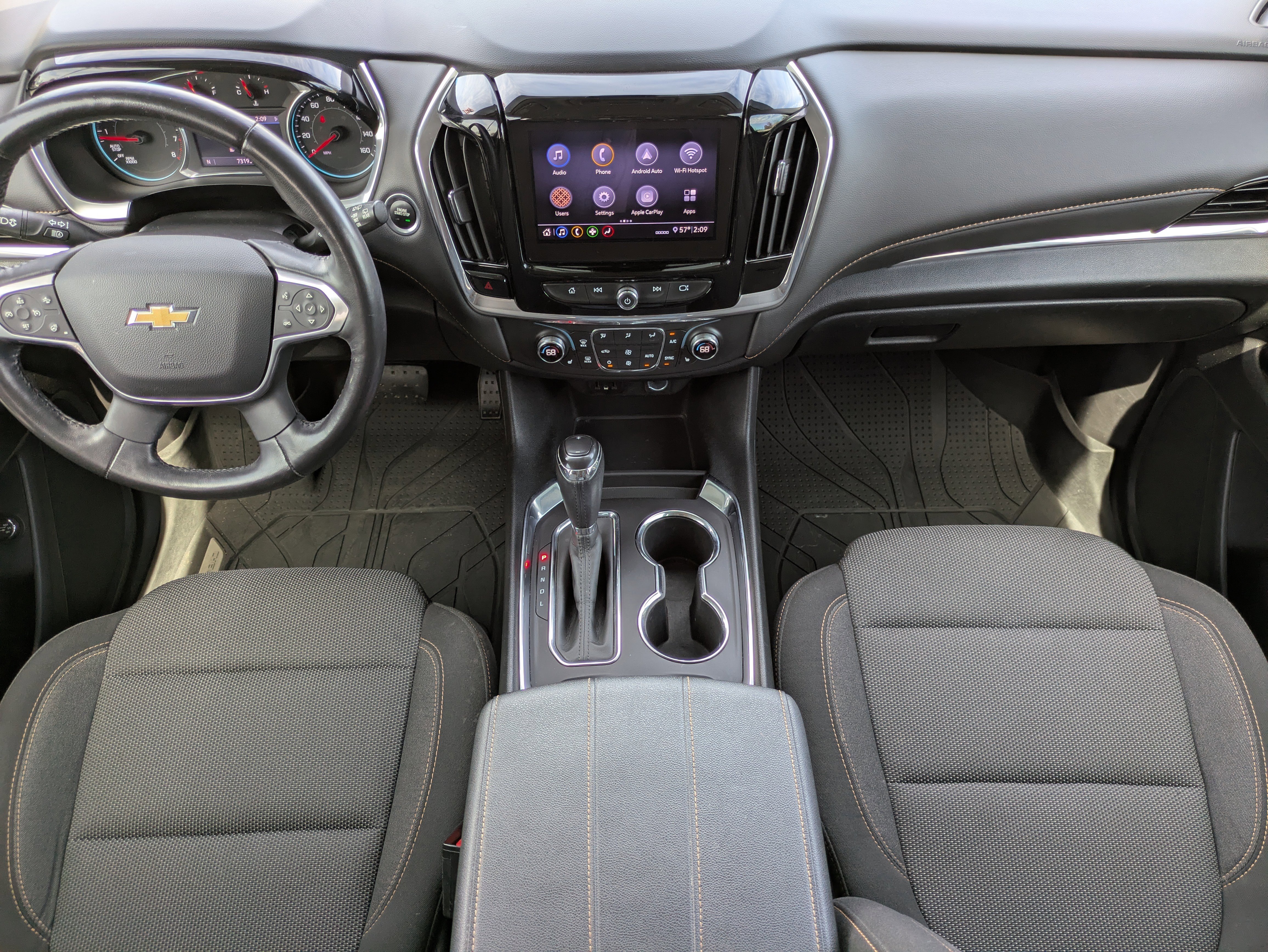 Used 2020 Chevrolet Traverse LT image 11