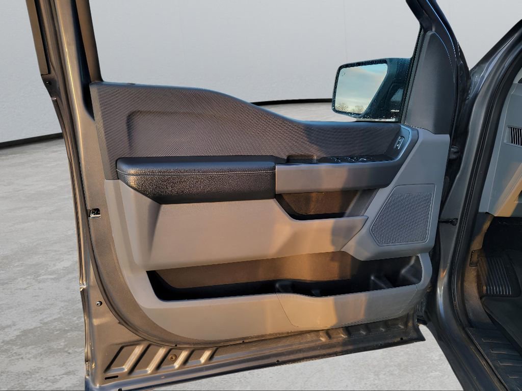 Used 2022 Ford F150 XLT image 11