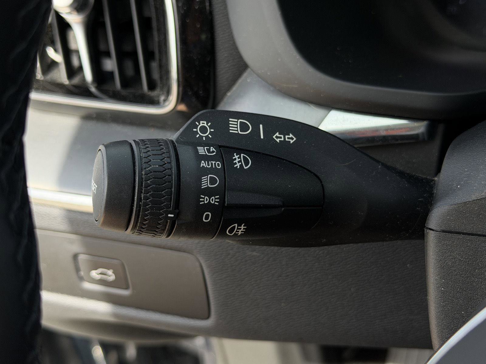 Used 2023 Volvo XC60 B5 Core AWD/4WD image 14