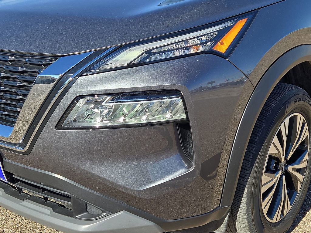 Used 2023 Nissan Rogue SV image 9