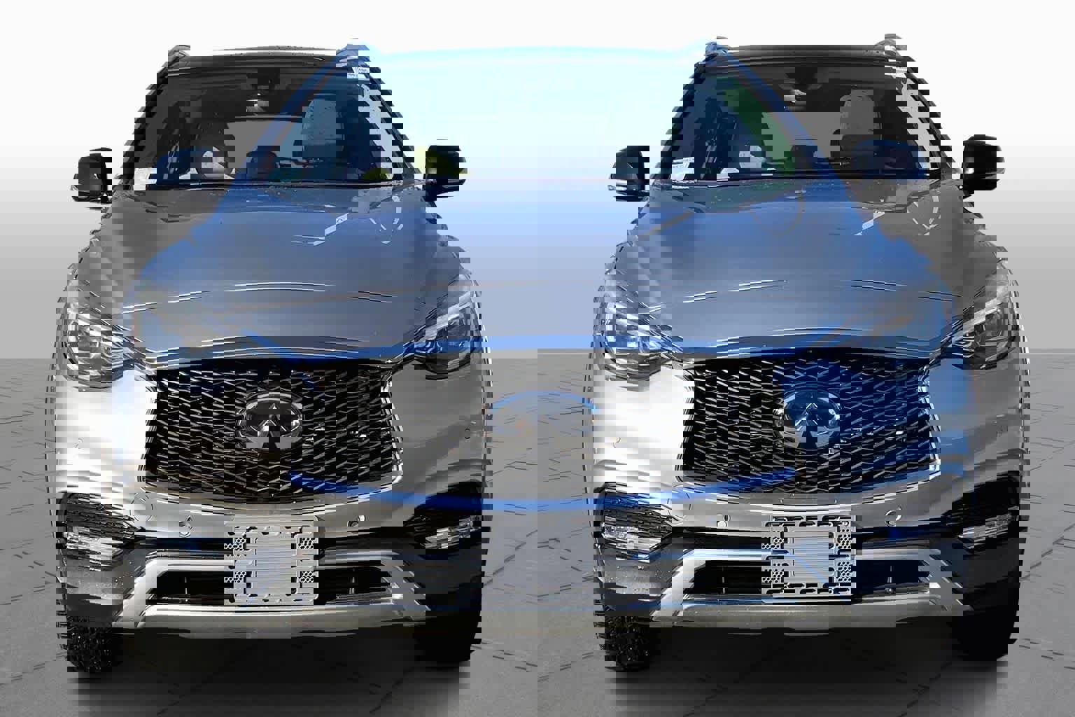 Used 2018 INFINITI QX30 Premium w/ Cargo Package image 3