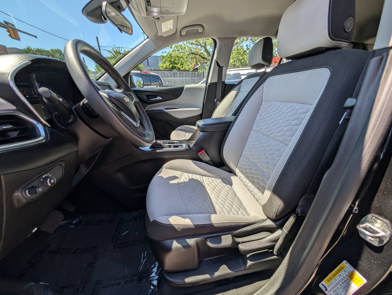 Used 2021 Chevrolet Equinox LS FWD image 15