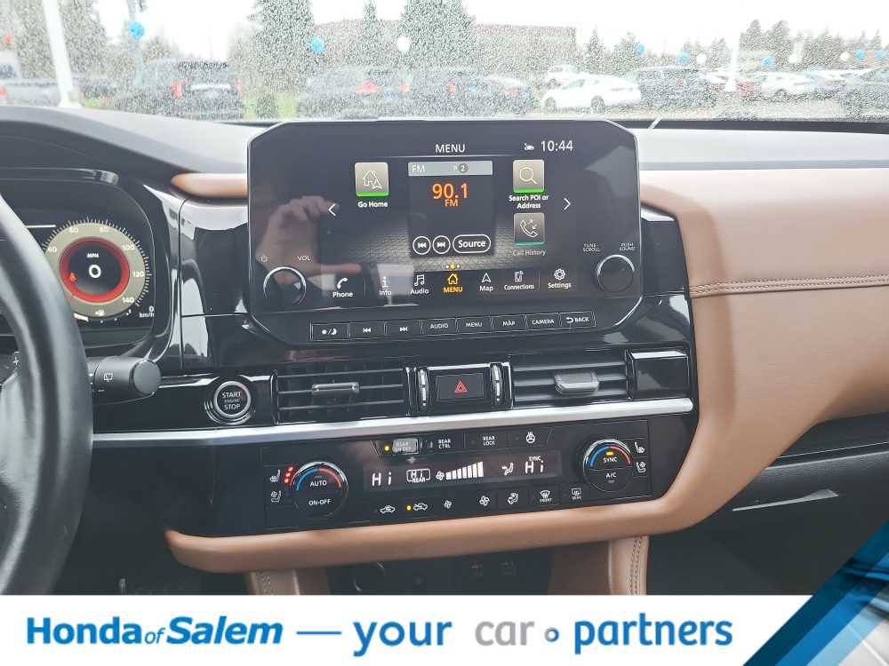 Used 2022 Nissan Pathfinder Platinum w/ Cargo Package image 41