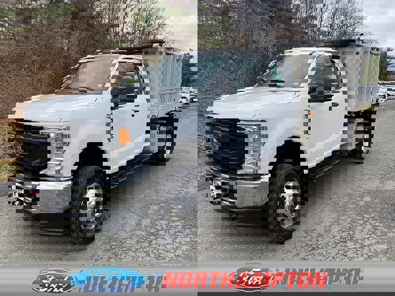 Used 2022 Ford F350 XL w/ Power Equipment Group image 1