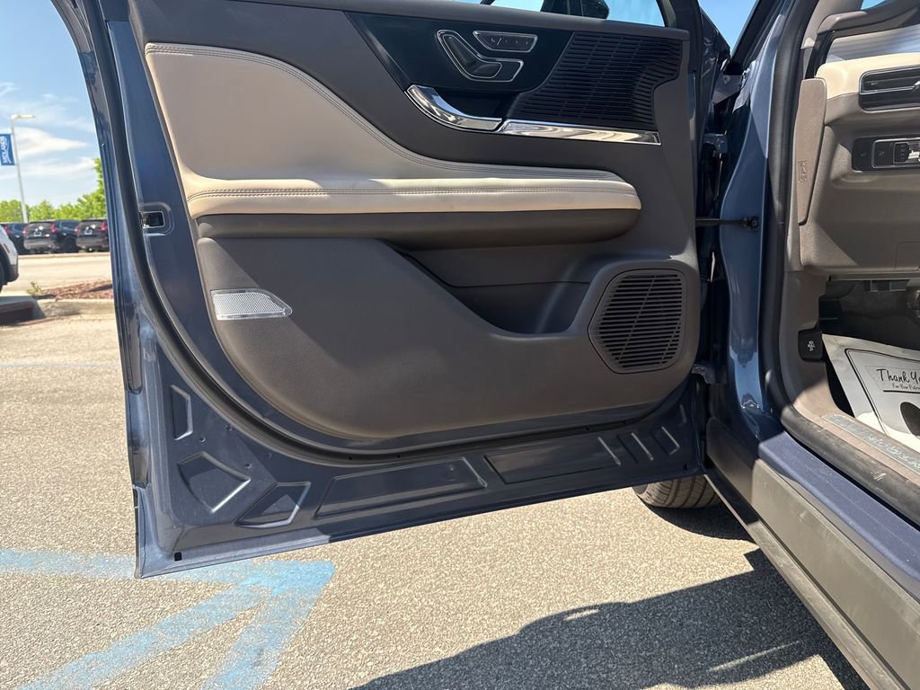 Used 2022 Lincoln Corsair AWD w/ Equipment Group 101A image 17