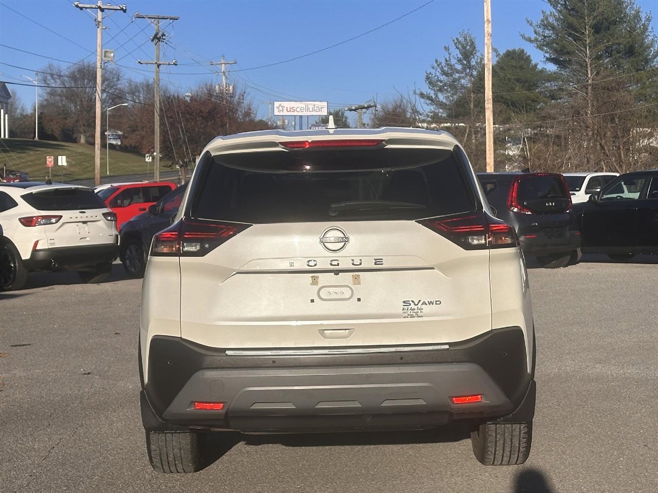 Used 2023 Nissan Rogue SV image 6