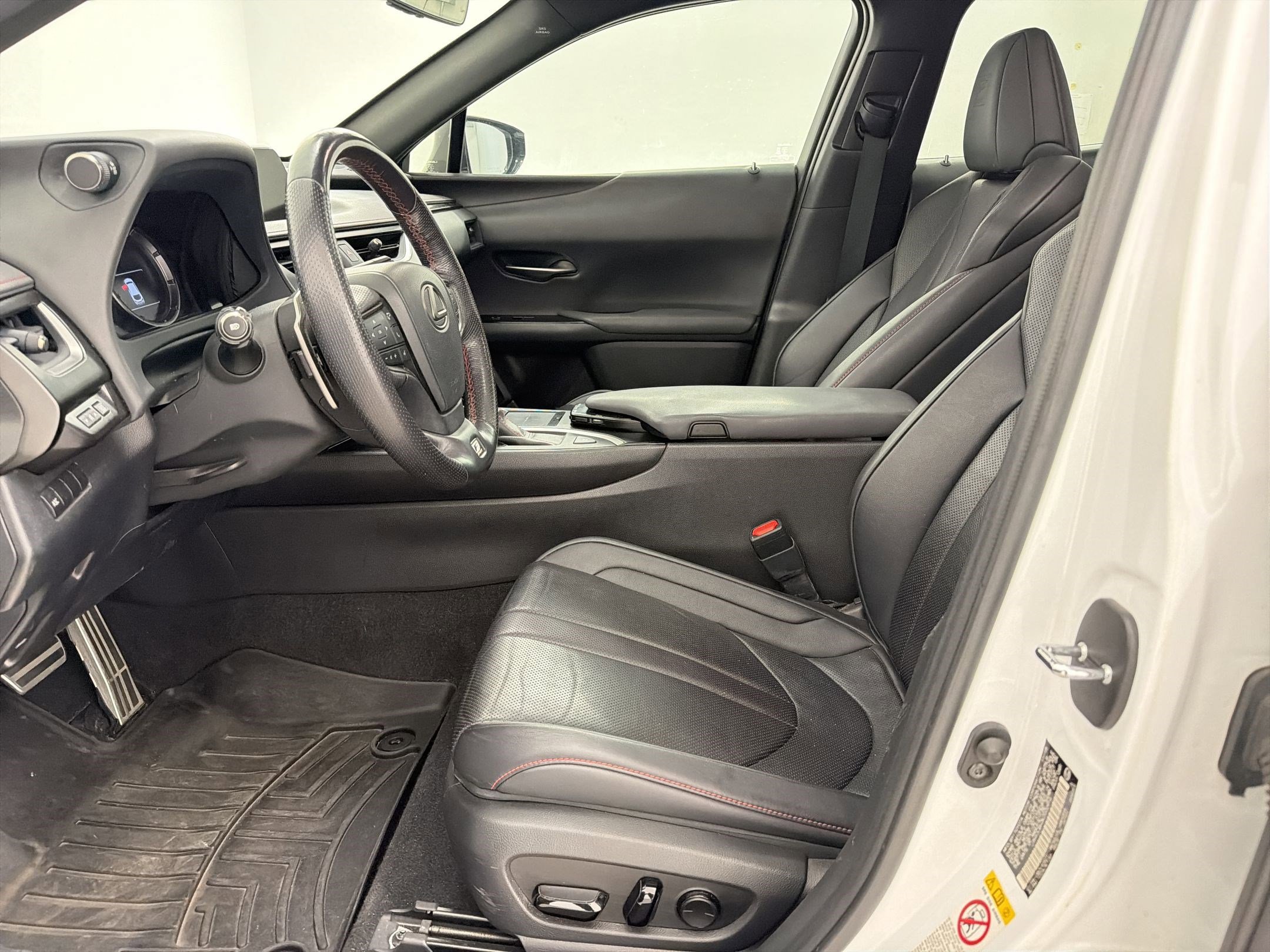 Used 2019 Lexus UX 200 F Sport w/ F Sport Premium Package image 5