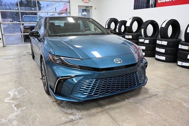 Certified 2025 Toyota Camry XSE image 3