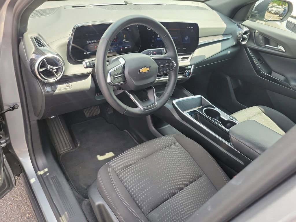 Used 2025 Chevrolet Equinox LT FWD image 18