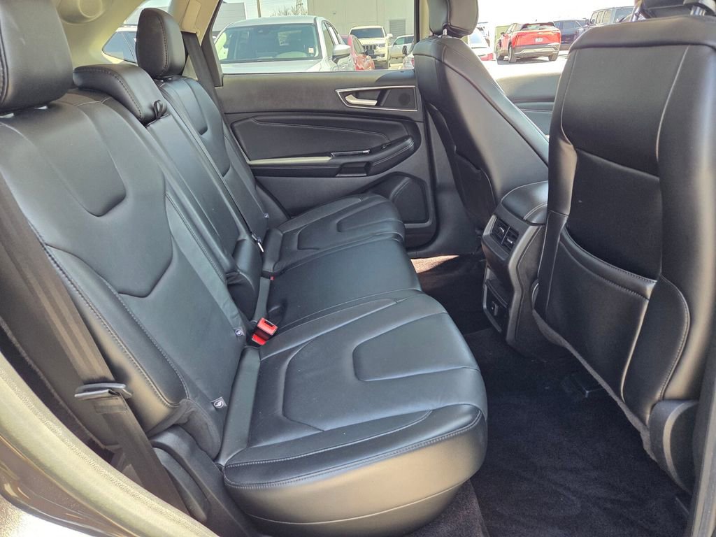 Used 2016 Ford Edge Titanium image 14