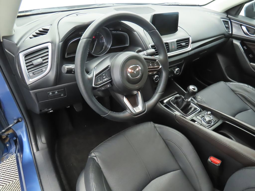 Used 2018 MAZDA MAZDA3 Grand Touring w/ Premium Equipment Package image 9