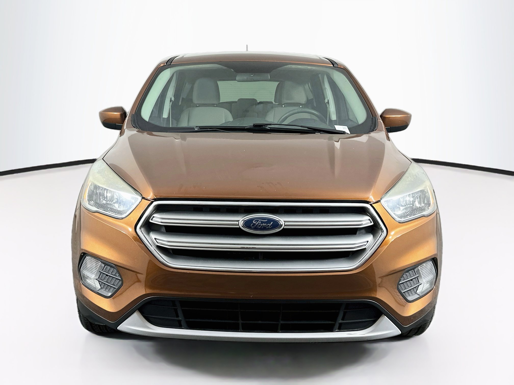 Used 2017 Ford Escape SE FWD image 2
