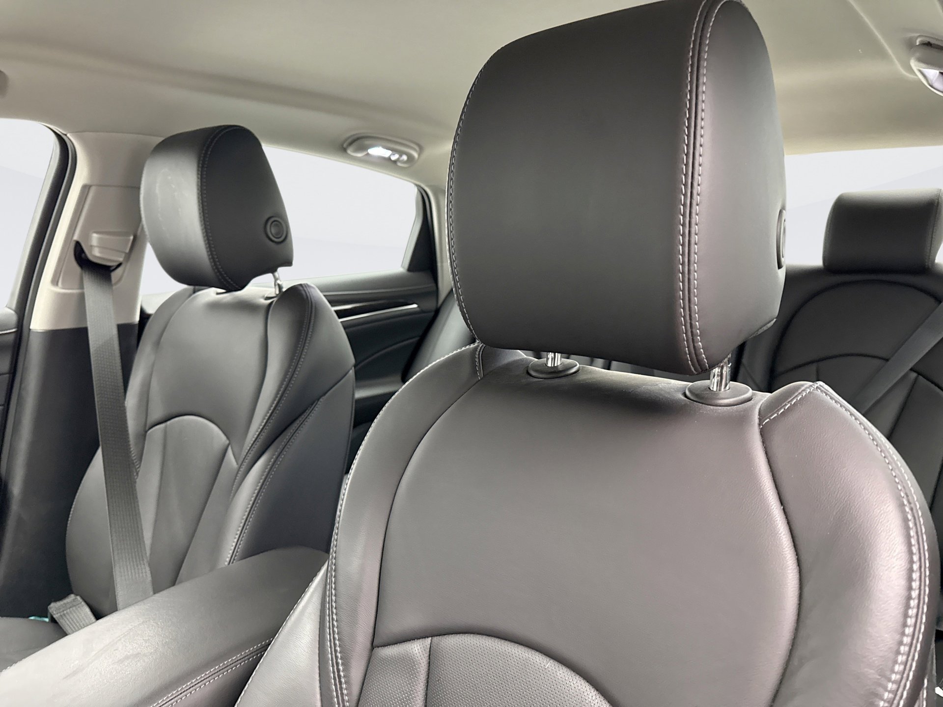 Used 2018 Buick LaCrosse Essence w/ Sights and Sounds Package image 10