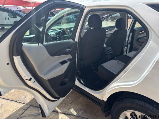 Used 2021 Chevrolet Equinox LS FWD image 22