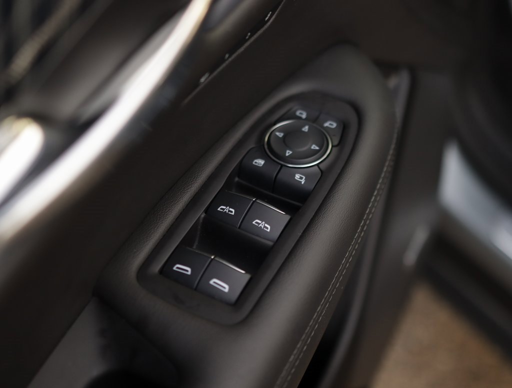 Used 2025 Cadillac XT6 Premium Luxury image 26