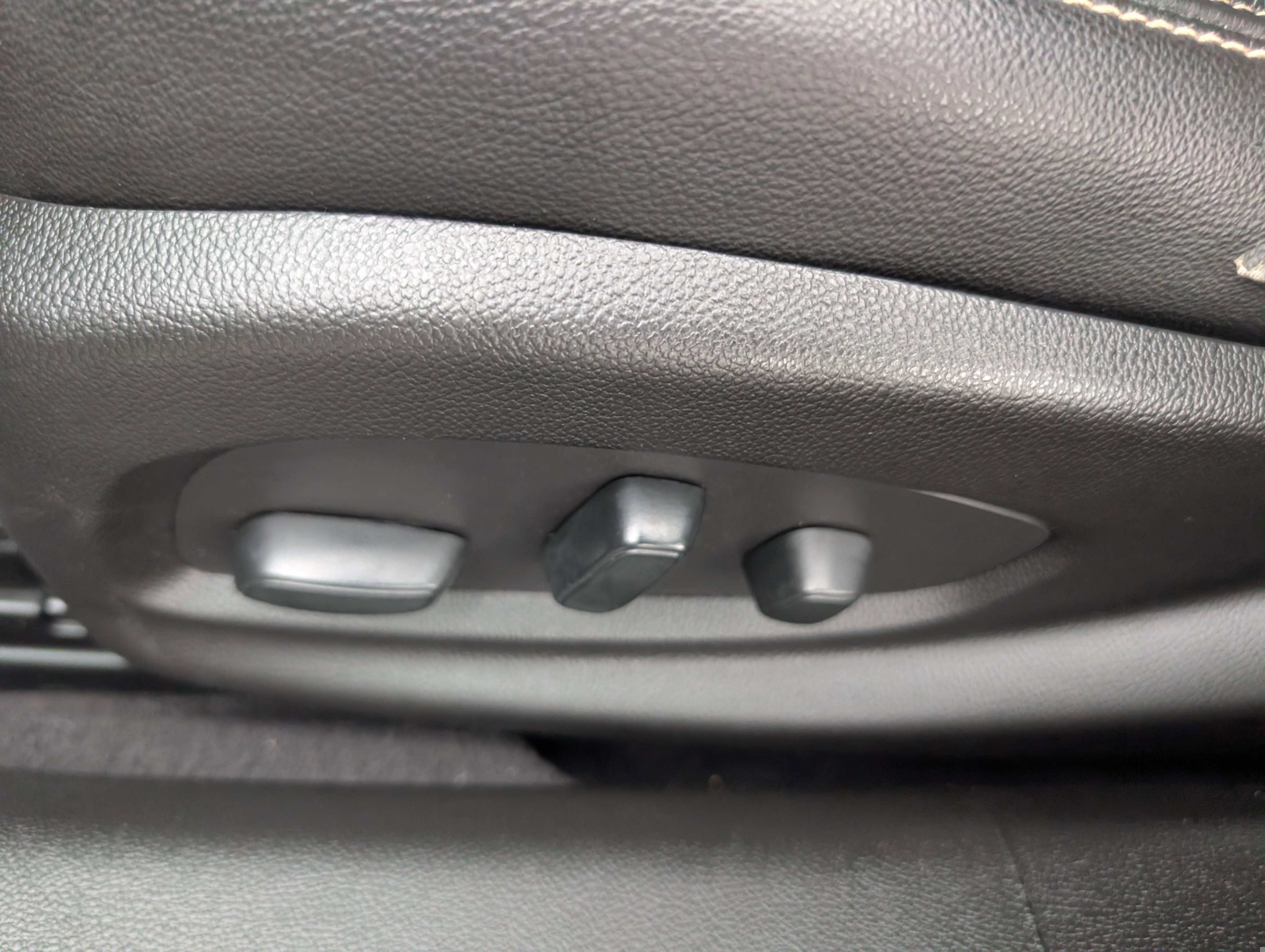 Used 2018 Chevrolet Impala Premier FWD image 13