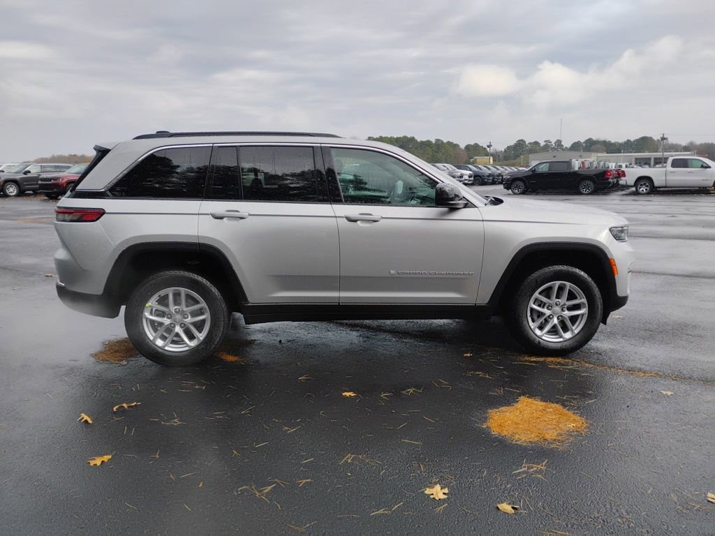 New 2025 Jeep Grand Cherokee 4WD image 4
