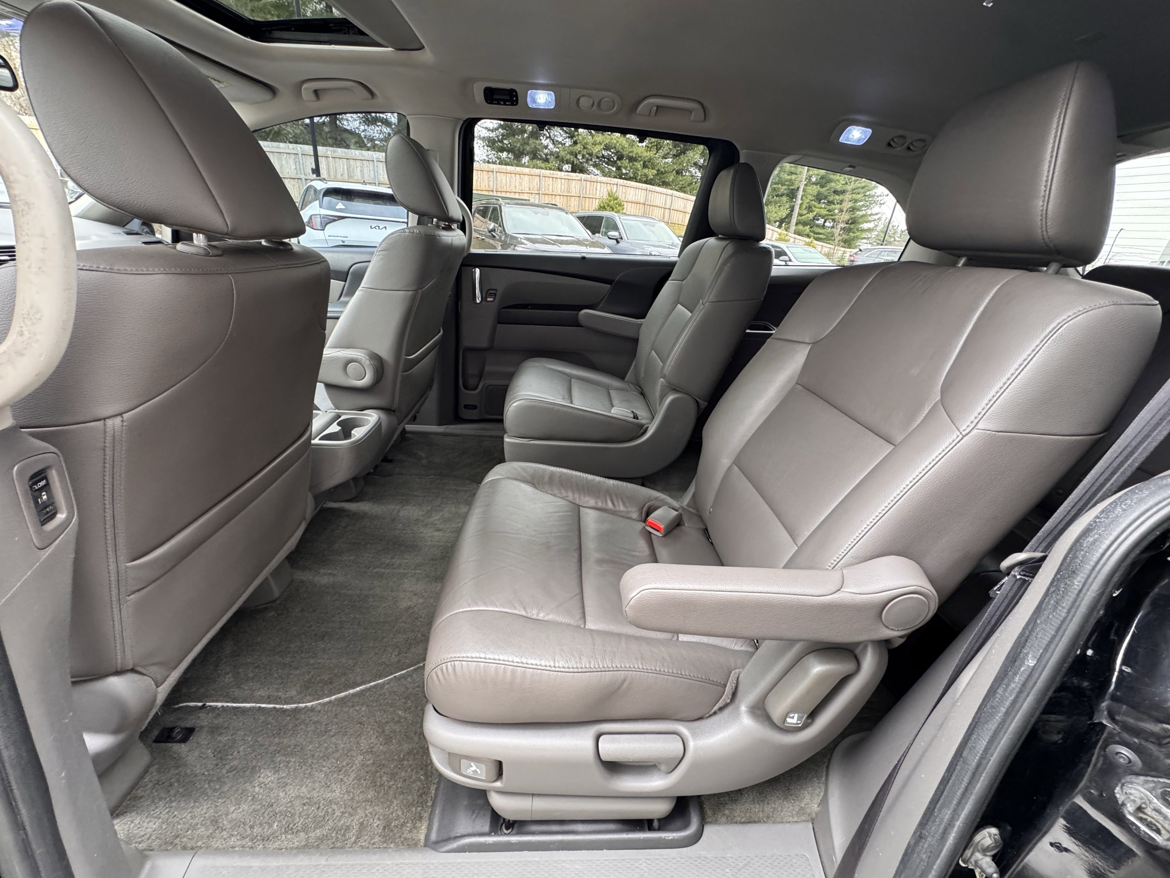 Used 2015 Honda Odyssey EX-L image 19