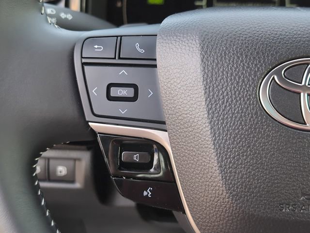 Used 2025 Toyota Camry SE image 23