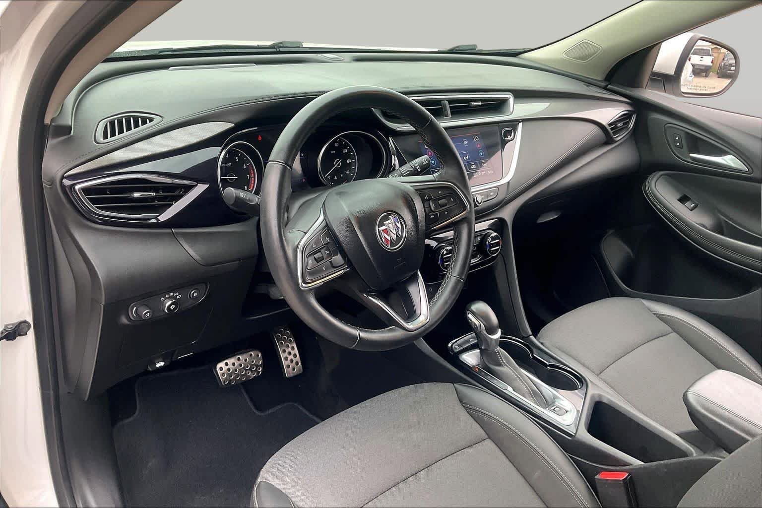 Used 2023 Buick Encore GX Select w/ Sport Touring Package FWD image 17