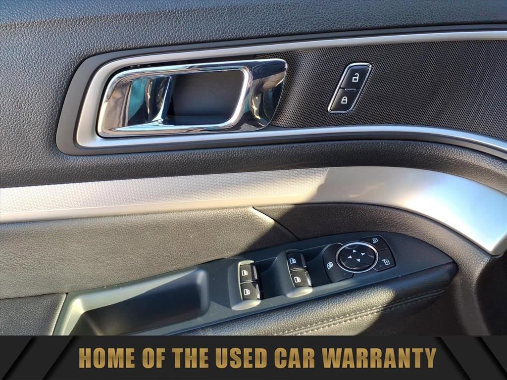 Used 2016 Ford Explorer XLT w/ Equipment Group 202A image 13